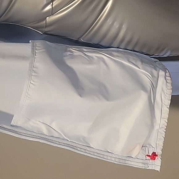 NWT. Puma Women's Lightweigt jacket. - Picture 15 of 15